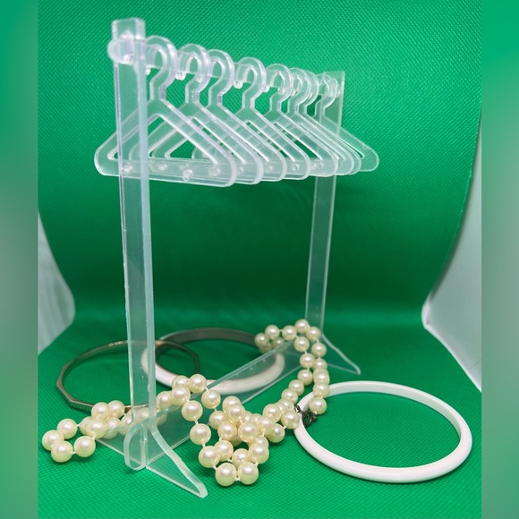 Clear Acrylic Earring Stand Rack with 8 Hangers - Picture 6 of 6